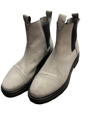 TOMS Skylar Boots Cement Synthetic Nubuck with Black Elastic Panels
